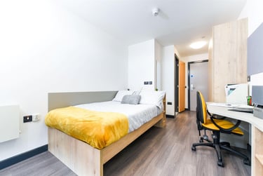 1 bed studio, Queen Street, Holylands, Belfast, BT16ET - Image 1